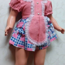 Ältere Puppe / kurze schwarze Haare / Fabrikat Unbekannt / ca. 58cm