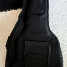 Gitarrentasche 4/4 sehr guter Zustand,schwarz,viele Taschen