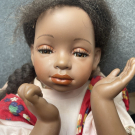  Porzellankopf-Puppe "Afroamerikanisches Mädchen WHITNEY" von Artisa